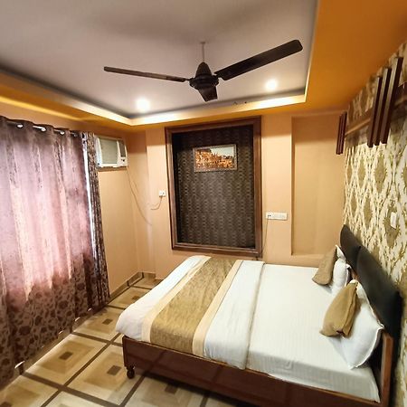 Hotel Picasso Varanasi Prime Location Buitenkant foto