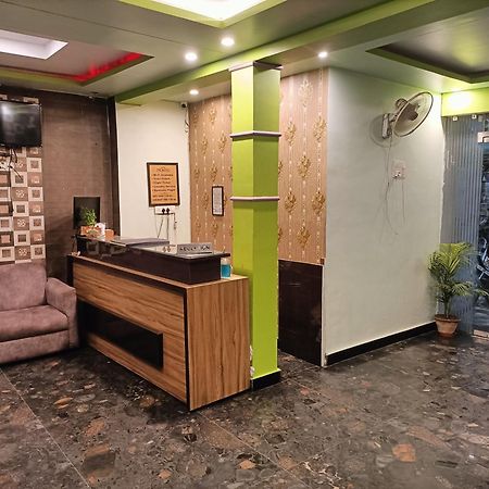 Hotel Picasso Varanasi Prime Location Buitenkant foto