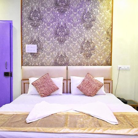 Hotel Picasso Varanasi Prime Location Buitenkant foto