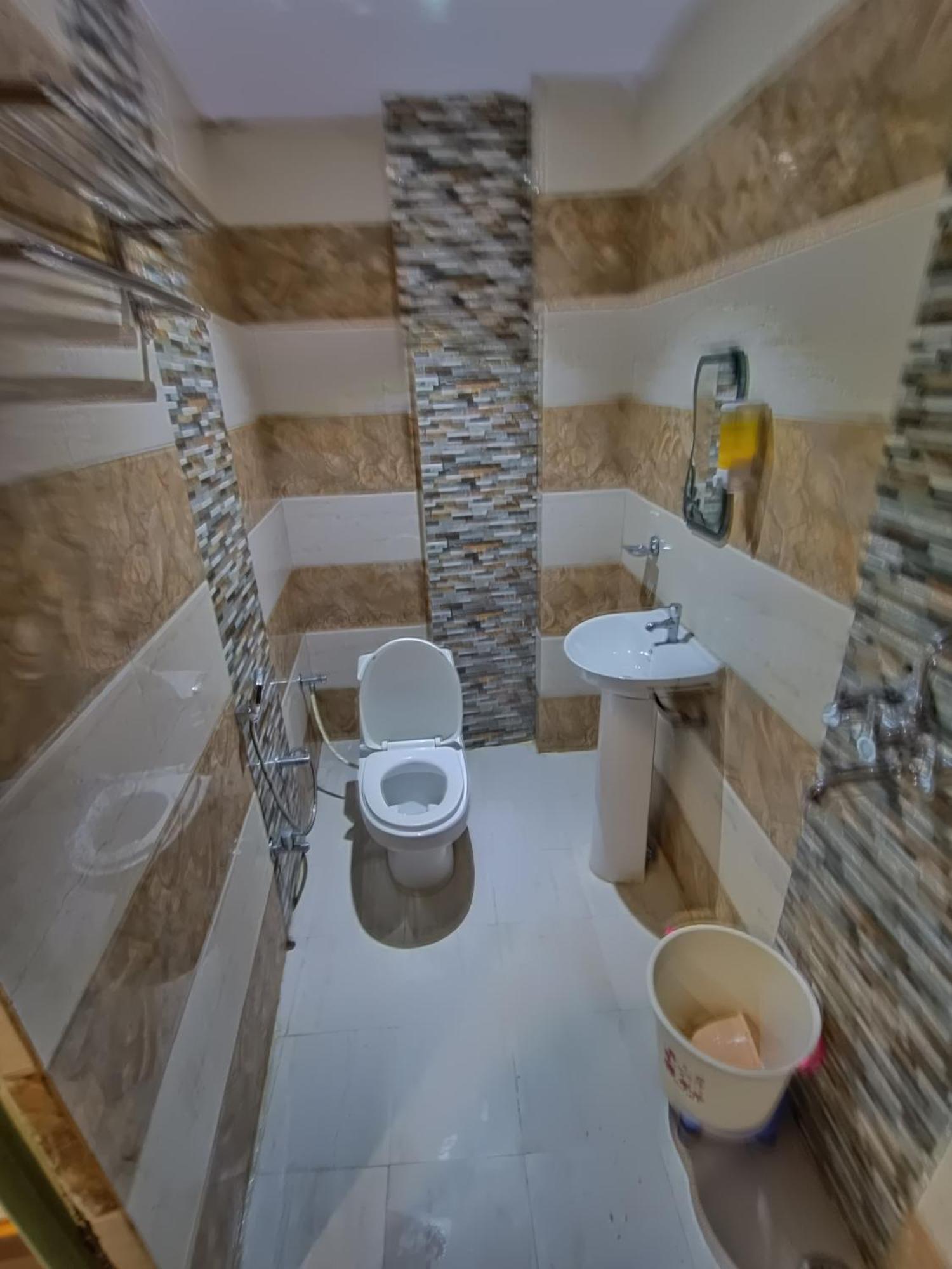 Hotel Picasso Varanasi Prime Location Buitenkant foto