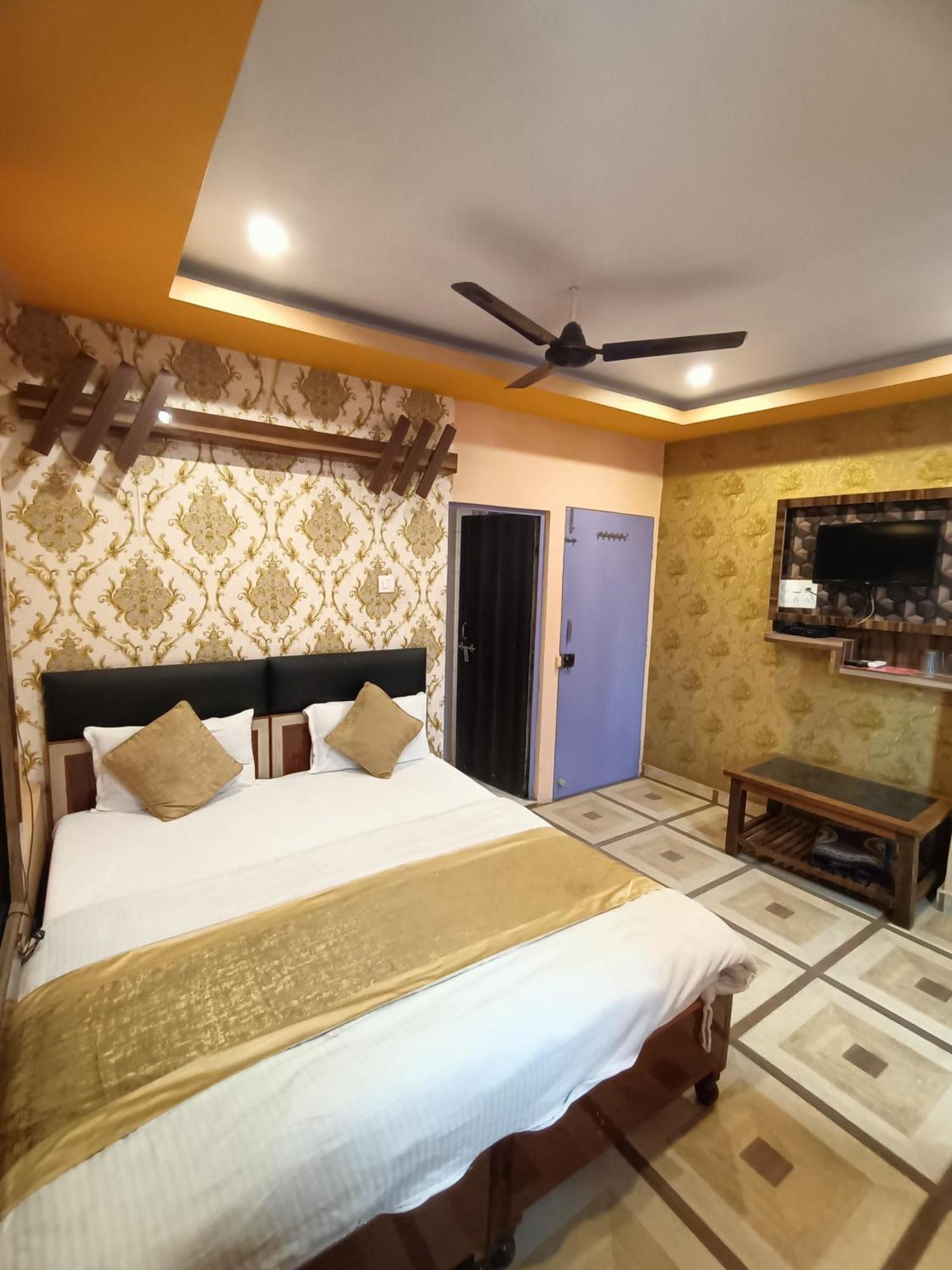 Hotel Picasso Varanasi Prime Location Buitenkant foto