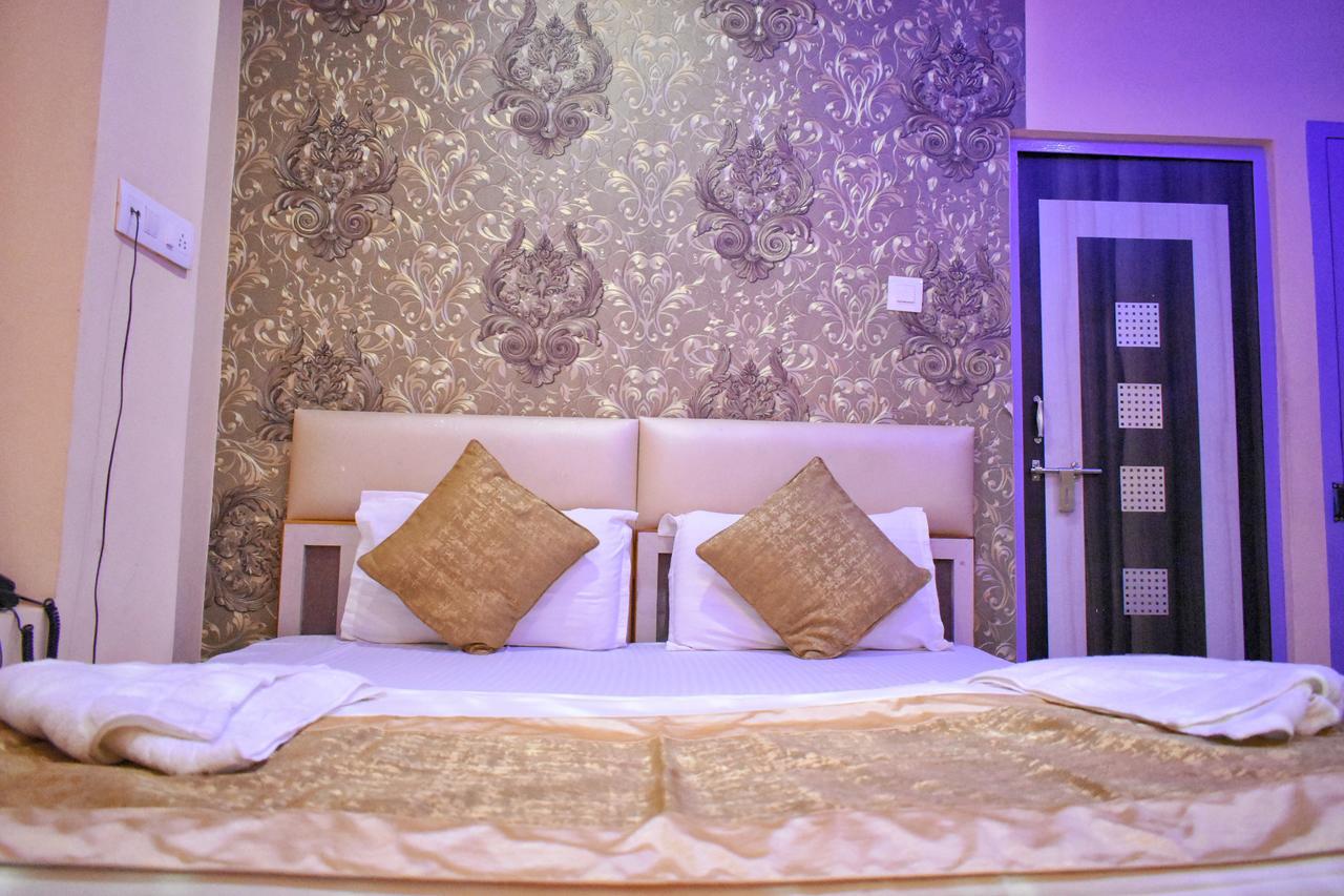 Hotel Picasso Varanasi Prime Location Buitenkant foto