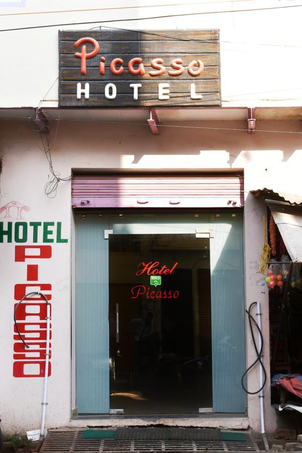 Hotel Picasso Varanasi Prime Location Buitenkant foto