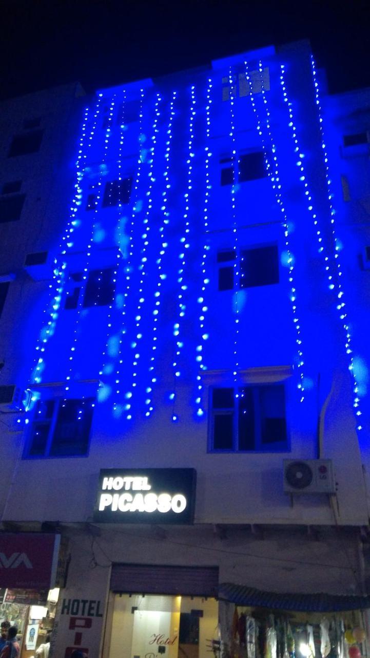 Hotel Picasso Varanasi Prime Location Buitenkant foto